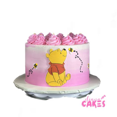 Pink Winnie The Pooh Cake, Winnie The Pooh Birthday Cake, Pink Smash Cakes, Pooh Bebe, Bear Baby Shower Cake, Birthday Cake Roses, Winnie The Pooh Party, Cake Roses, Pooh Cake