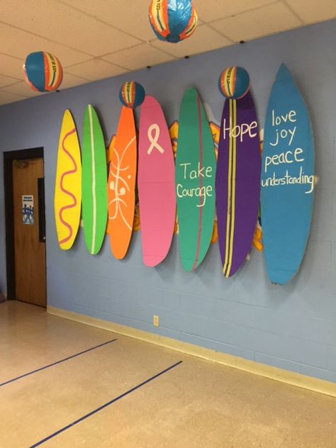 These surfboards were created to honor the memory leaders who served in VBS! What a lovely tribute to remember the lives of those who have served the children of the church and community. cokesburyvbs.com Deep Sea Discovery Vbs, Surf Shack Vbs, Submerged Vbs, Ocean Vbs, Vbs Decorations, Ocean Theme Classroom, Hawaii Theme, Vbs Themes, Island Theme