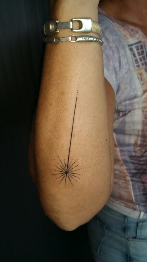 Shooting star. Tattoo Womens Star Tattoos, Star And Lightning Tattoo, Haley’s Comet Tattoo, Comet Tattoo Simple, Shooting Star Tattoo Men, Long Star Tattoo, Meteor Shower Tattoo, Comet Tattoo Ideas, Pleiades Tattoo