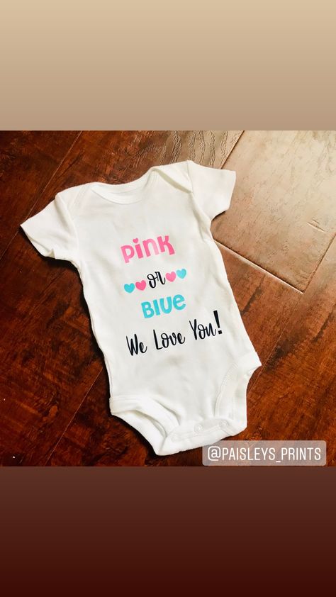 Gender Reveal Onesie Ideas, Gender Reveal Onesie, Gender Reveal Onesies, Cute Gender Reveal, Simple Gender Reveal, Christmas Gender Reveal, Cute Gender, Gender Reveal Themes, Girl Gender Reveal