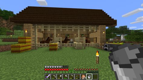 Stable Minecraft, Minecraft Horse Stables, Minecraft Horse, Horse Pens, Westminster Abbey London, 3d Art Projects, 3 Horses, Minecraft Farm, Minecraft Map