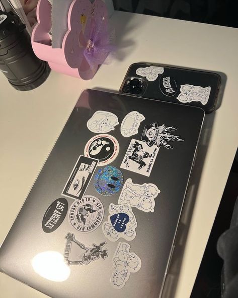 Laptop Stickers Collage, Brandy Melville Stickers, Laptop Decoration, Sticker Decoration, Pretty Phone Cases, Apple Products, Phone Case Stickers, Desk Decor, Laptop Stickers