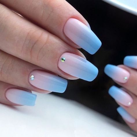 Ongles Baby Blue, Pink Blue Nails, Nail Art Bleu, Ombre Nail Colors, Ombre Gel Nails, Sky Blue Nails, Blue Ombre Nails, Ombre Nail Art Designs, Blue And White Nails