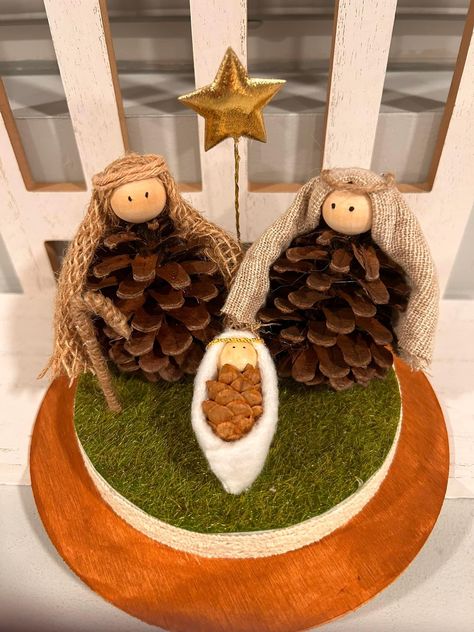 Nativity Scene Crafts, Nativity Scene Diy, Advent Crafts, Diy Natal, Cork Crafts Christmas, Pinecone Crafts Christmas, Diy Nativity, Homemade Christmas Decorations, Christmas Activity