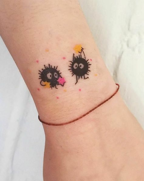 Studio Ghibli Miniature Tattoos, Cute Matching Tattoos, Ghibli Tattoo, Funky Tattoos, Muster Tattoos, Inspiration Tattoos, Tattoos Geometric, Cute Little Tattoos, Cute Tiny Tattoos