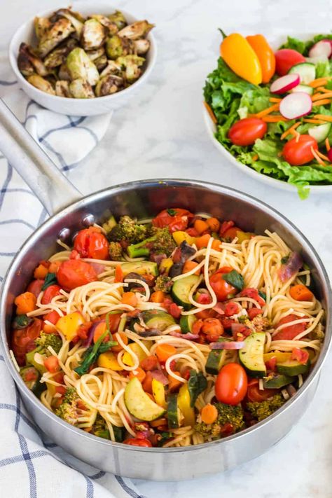 Vegetable Spagetti Recipe, Plant Based Dads, Spaghetti With Vegetables, Bowl Dinners, Pasta And Vegetables, Harvest Thyme, Veggie Spaghetti, Plant Based Diet Meals, Spagetti Recipe