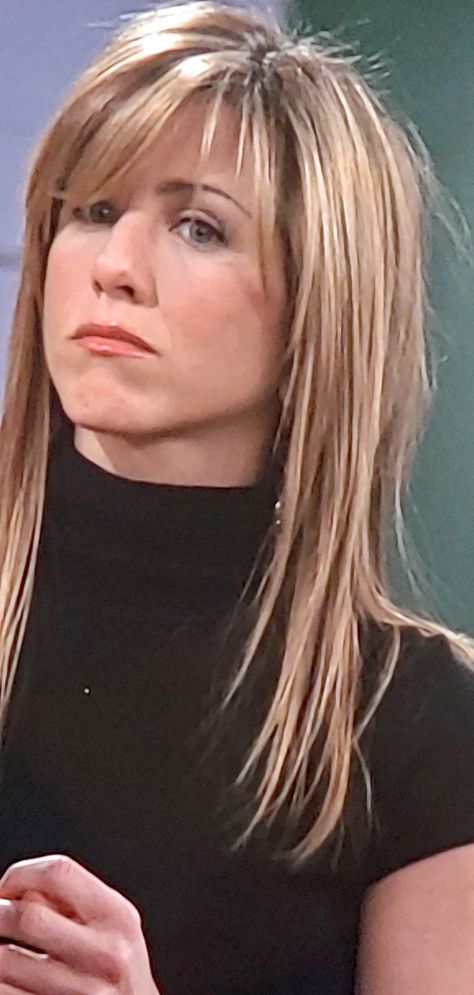 Jennifer Aniston Bangs Fringes, Medium Length Haircut Jennifer Anniston, Jennifer Aniston Hair With Bangs, Jennifer Aniston Fringe, The Rachel Haircut With Bangs, Jeniffer Aniston Hair Layers, Jennifer Aniston Bangs, Jennifer Garner Hair, Fun Haircuts