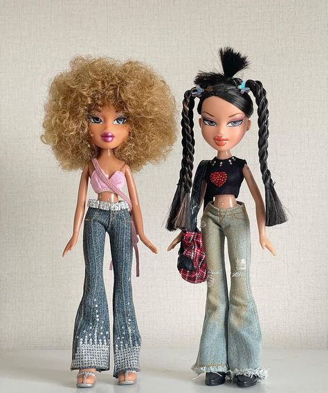 Bratz Doll Yasmin Aesthetic, Bratz Dolls Jade Outfit, Bratz Aesthetic Outfit, Jade Bratz, Bratz Yasmin, Bratz Doll Outfits, Brat Doll, Bratz Girls, Bratz Inspired Outfits