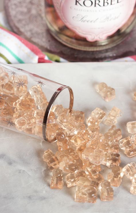 Easy to make with just three ingredients, Pink Champagne Gummy Bears are the BEST way to celebrate any occasion. Simple to make and fun to eat! Gummy Bears Recipe, Champagne Gummy Bears, Fest Mad, Bear Recipes, Jello Shots, Homemade Candies, Pink Champagne, Gummy Bears, Candy Recipes