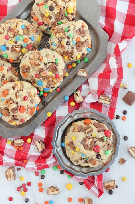 Candy Bar Cookies - Baking with Blondie Candy Cookies Recipes, Baking With Blondie, Giant Cookies, Bakery Aesthetic, Candy Bar Cookies, Giant Cookie, Big Cookie, Cookies Baking, Gourmet Cookies