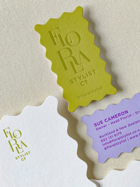 보고서 디자인, Stylist Business Cards, Carton Invitation, Unique Business Cards, Creative Packaging, 로고 디자인, Name Cards, Brand Packaging, Scalloped Edge