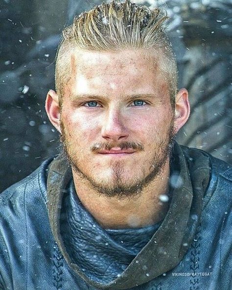 Björn  . . . . #viking #vikings #historyvikings... #historyvikings #vikings #lothbrok Vikings History Vikings Vikings Series Lothbrok HVITSERK Norse Bjorn Lothbrok, Bjorn Vikings, Ivar Vikings, Bjorn Ironside, Viking Ragnar, Vikings Travis Fimmel, Ragnar Vikings, Viking Wallpaper, Sons Of Ragnar