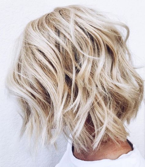 Beachy Choppy Blonde Bob Cut Pixie Haircut Fine, Haircut Fine Hair, Pixie Haircut Fine Hair, Dunner Wordend Haar, Blonde Lob, Choppy Bob Haircuts, Textured Haircut, Medium Length Hairstyles, Choppy Bob