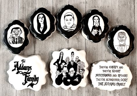 Adams Family Cookies Decorated, Addams Family Cookies, Addams Family Cookies Decorated, Wednesday Addams Cookies, Adams Family Baby, Sugar Cookie Cakes, Adams Family, Halloween Party Dinner, Family Theme