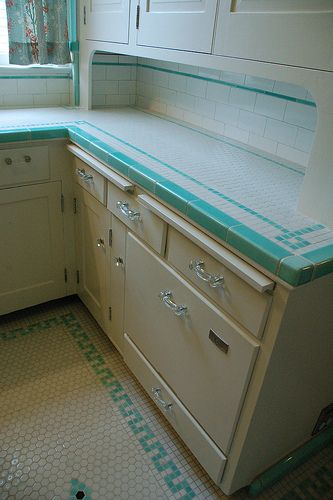 DSC_0670 Tiled Counter, Counter Detail, 1930s Kitchen, Tiled Kitchen, Counter Ideas, Retro Kitchens, Turquoise Tile, Vintage Tiles, Tile Counters