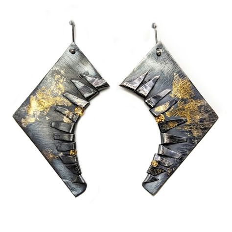 Still a square New facade with keum boo technique Earrings with citrine Available on my website https://www.saharzakikhani.studio/ #shrzkh #keumboo #24kgold #citrineearrings #contemporaryjewellery #handgemachterschmuck #schmuckkunst #dawnsetting Contemporary Silver Earrings, Keum Boo, Citrine Earrings, Statement Earring, Jewelry Studio, Couture Jewelry, Sterling Silver Dangle Earrings, Citrine Gemstone, Royal Jewelry