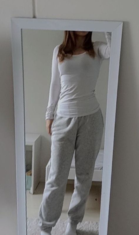 Basic outfit
Aesthetic outfit
Chill outfit
Home outfit
Grey sweatpants Grey Adidas Sweatpants Outfit, Outfits With Gray Sweatpants, Grey Sweatpants Outfit Aesthetic, Sweatpants Outfit Girl, Grey Sweatpants Outfit Women, Outfit Grey Sweatpants, Outfits With Grey Sweatpants, Grey Sweats Outfit, Basic Outfit Aesthetic