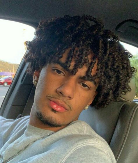 Finger Curls Men, Men Finger Coils, 3c Hairstyles Men, Coils Men, Finger Coils Men, Guys With Nose Piercings, Afro Hair Fade, Mens Twists Hairstyles, Hair Designs For Men