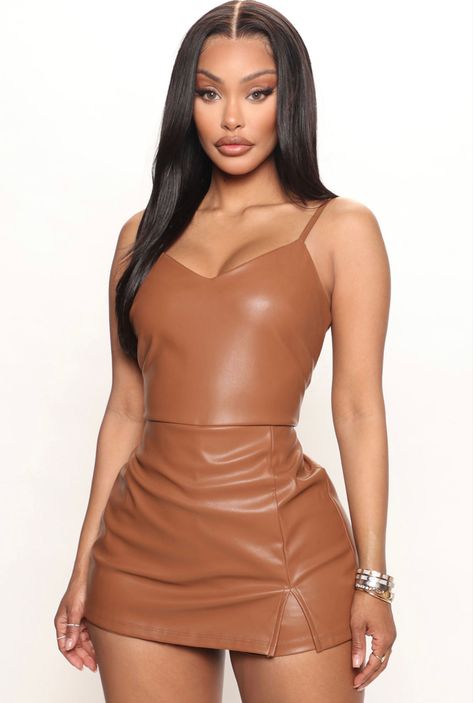 Jogger Set Outfits Women, Leather Romper, Yodit Yemane, Fashion Nova Outfits, Set Outfits, Outfits Petite, Current Fashion, Long Romper, 2022 Trends