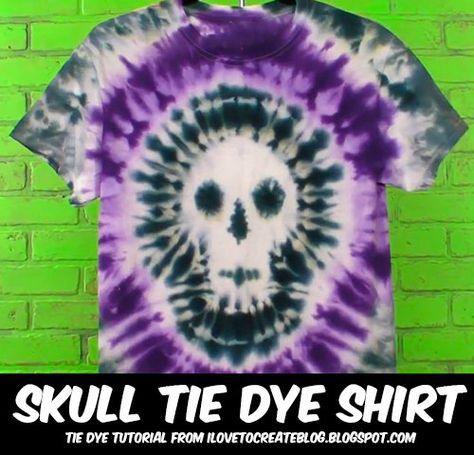 iLoveToCreate Blog: How to make a skull tie dye shirt. Creepy and cool! Skull Tie Dye, How To Make A Tie, Halloween Tie Dye, Skull Tie, Tie Dye Tutorial, Tie Dye Shirts Patterns, Ty Dye, Tye Dye Patterns, Diy Tie Dye Techniques