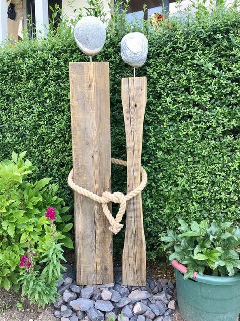 25 DIY Sculpture Ideas for Indoor and Outdoor Projects Diy Sculpture, Pallet Planter, Eco Friendly Decor, Sculpture Ideas, Garden Art Sculptures Diy, Garden Art Projects, Garden Art Crafts, Outdoor Decor Backyard, Garden Yard Ideas