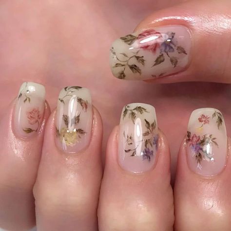 Nails nail art cottages cottage core aesthetic floral flowers nature leaves vibes fashion clothes accessories cozy beige Pinterest instagram photography beautiful beauty Nail Designs Cottagecore, Matching Nails With Best Friend, Aesthetic Nail Designs, Cottagecore Nails, Japanese Manicure, Matching Nails, With Best Friend, Aesthetic Nail, Floral Cottagecore