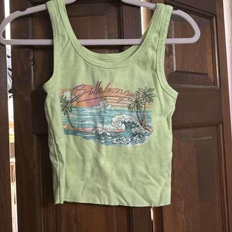 Never Worn Bnwot Slightly Cropped Make Offers!:) Beachy Crop Tops, Cute Tank Tops For Summer, Summer Printed Crop Top Tank, Vintage Hoodies Aesthetic, Beach Fits T-shirts & Tank Tops, Cute Billabong Shirts, Orange Homecoming Dresses, Tropical Tank Top, Billabong Shirts