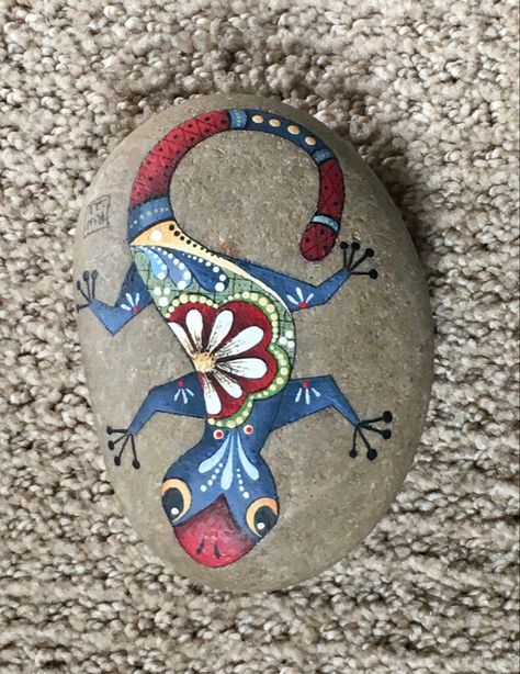 Palolem Beach, South Goa, Diy Rock Art, Painted Rock Animals, Mandala Rock Art, Rocks Painted, Rock Painting Ideas, Stone Art Painting, Painted Rocks Kids