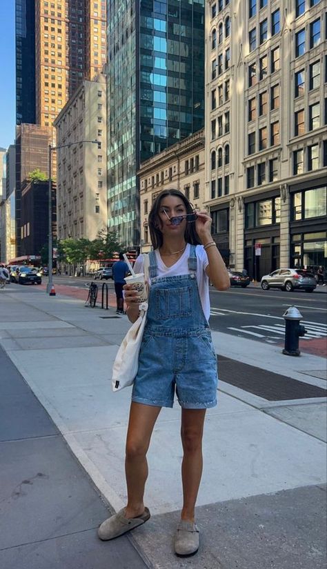 Boston Clogs Outfit, Birkenstock Outfit Summer, Clog Outfits, Birkenstock Clogs Outfit, Boston Birkenstock, Shortalls Outfit, Birkenstock Boston Outfit, Birks Outfit, Clog Outfit