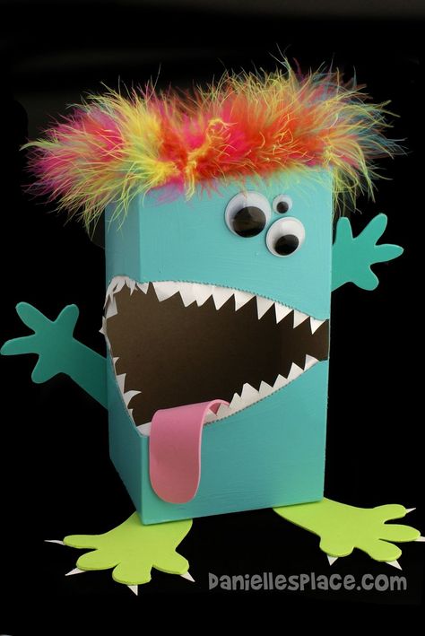 Monster Valentine, Valentine Boxes For School, Kids Valentine Boxes, Valentine Card Box, Monster Valentines, Monster Crafts, Box Craft, Valentine Day Boxes, Craft Kids