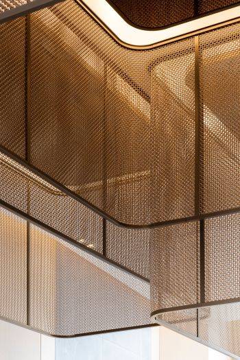 Banker Wire’s Wire Mesh Creates Luxurious Lighting Statement in London | i+s Dramatic Chandelier, Lobby Lighting, Plush Furniture, Custom Chandelier, Ceiling Detail, Ceiling Treatments, Lobby Design, Patricia Urquiola, Jw Marriott