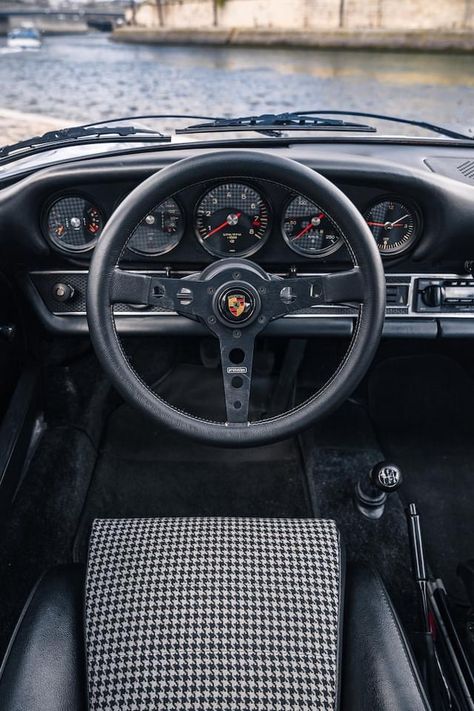 Classic Porsche Interior, Porsche 930 Interior, Porsche Interior, Honda Acty, Volkswagen Type 3, Porsche Sports Car, Porsche 930, Porsche Classic, Car Goals