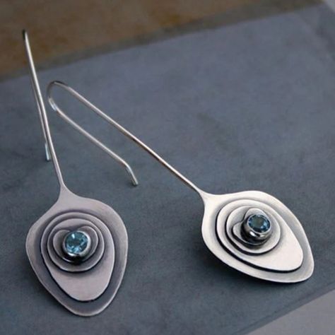 Artsy, Modern Design In These Light-Weight Earrings. Soldered Jewelry, Engagement Earrings, Silver Flower Earrings, Stone Dangle Earrings, Clay Jewellery, Jewellery Ideas, Party Earrings, Silver Spoons, Hanging Earrings