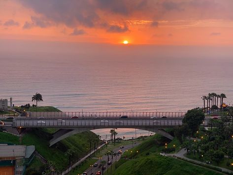 Miraflores, Lima Peru | Mia L | Flickr Miraflores Lima Peru Aesthetic, Miraflores Lima Peru, Peruvian Art, Beauty Places, Peru Travel, Lima Peru, I Want To Travel, City Landscape, Laptop Wallpaper