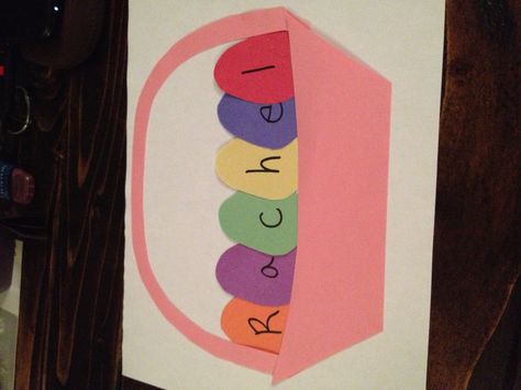 Pre-K name Easter activity. Name eggs in an Easter basket. April Preschool, Easter School, Easter Crafts Preschool, April Crafts, April Easter, Easter Preschool, Name Crafts, Easter Projects, Daycare Crafts