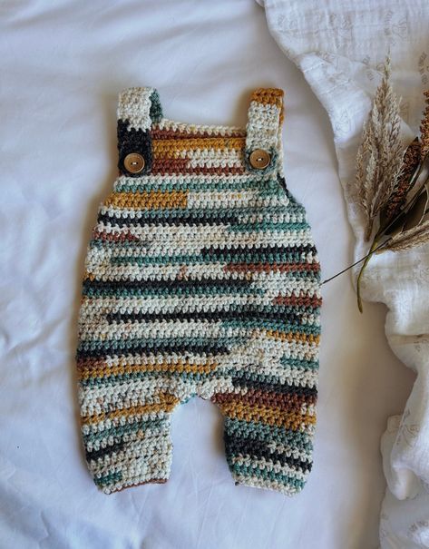 Crochet For Newborns Free Pattern, Crocheted Baby Clothes, Crochet Baby Boy Clothes, Crochet Kids Clothes, Crochet Baby Stuff, Baby Crochet Clothes, Crochet Baby Clothes Free Patterns, Baby Clothes Crochet, Crochet Overalls