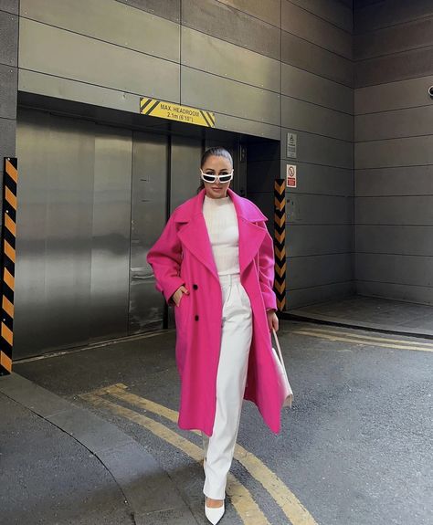 Long Pink Coat Outfit Winter, Pink Outfit Winter, Pink Long Coat For Cold Weather, Oversized Pink Coat, Hot Pink Winter Coat Long, Luxury Long Pink Wool Coat, Pink Trench Coat, Pink Coat, Pink Vibes