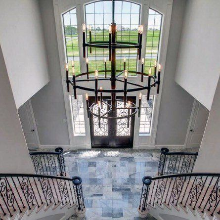 Entry Way Chandelier Modern, Tall Foyer Lighting, 2 Story Foyer Lighting, Foyer Lighting Ideas, Wall Decor Foyer, Foyer Decor Ideas, Large Foyer Chandeliers, Luxury Foyer Entrance, Foyer Lighting Fixtures Entryway