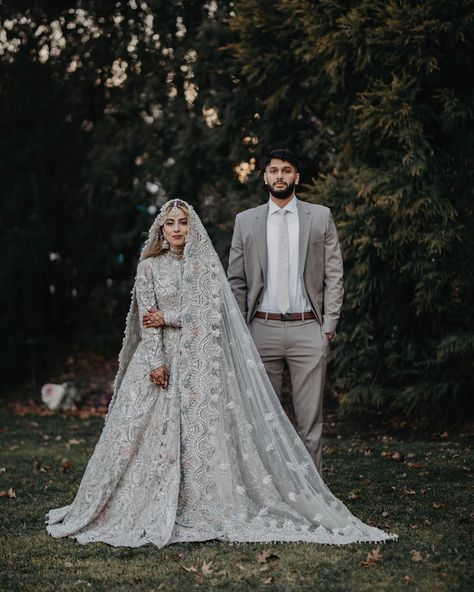 Walima Dresses Pakistani Brides, Walima Outfit, Walima Dresses Pakistani, Nikkah Photography, Shoot Moodboard, Asian Bridal Wear, Pakistani Bridal Lehenga, Designer Dresses Elegant, They Grow Up So Fast