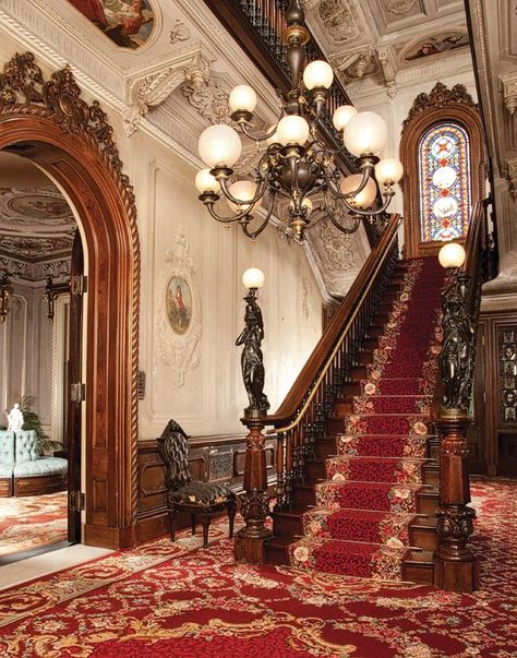 Victorian Staircase, Victorian House Interiors, American Mansions, Victorian Home Interior, Wrought Iron Stairs, Victorian Interior, Victorian Interiors, American Interior, Casa Exterior