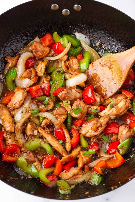 Black Pepper Chicken! The chicken is tender and moist, cooked with peppers, celery, and onions, and tossed with an easy black pepper sauce. This black pepper chicken is perfect for dinner! Chicken Peppers And Onions, Black Pepper Sauce, Chicken Peppers, Teriyaki Stir Fry, Celery Recipes, Black Pepper Chicken, Stir Fry Ingredients, Chinese Stir Fry, Fried Chicken Tenders