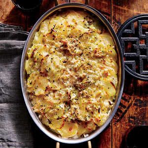 Potato and Leek Gratin Recipe - Cooking Light Potato Leek Gratin, Leek Gratin, Vegetarian Enchilada Casserole, Potato Gratin Recipe, Potato Leek, Cheesy Casserole, Potato Gratin, Vegetable Casserole, Potato Sides