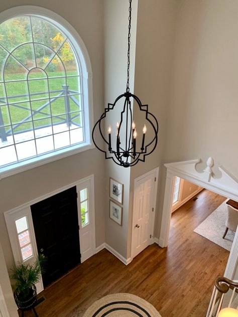 Vaulted Entryway Ideas, Entryway Chandelier Foyers, Foyer Lighting Ideas, Foyer Lighting Low Ceiling, Farmhouse Foyer Lighting, Foyer Decor Entryway, Foyer Paint, Foyer Wallpaper, Foyer Wall Decor