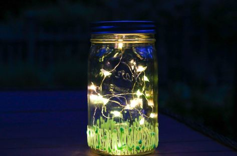 Firefly In A Jar, Wedding Tops, Country Craft Ideas, Fireflies In A Jar, Chalk Paint Mason Jars, Mason Jar Lanterns, Mason Jar Flowers, Wedding Stories, Jar Lanterns