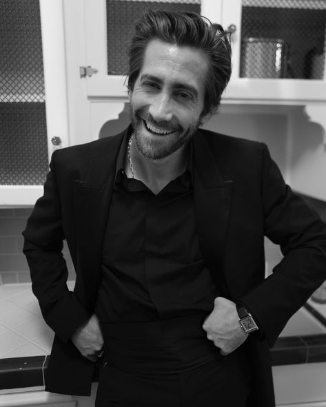 hourly jake gyllenhaal  on Twitter: "Jake Gyllenhaal photographed by Greg Williams… " Jake G, Greg Williams, Damien Chazelle, Donnie Darko, Jake Gyllenhaal, Sunday Night, Happy Lifestyle, Photo Instagram, Pretty Men