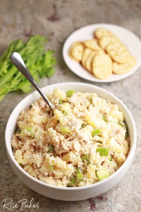 This amazing Hawaiian Rice Salad will surprise you with how delicious it is! Filled with texture and creaminess, it's a perfect appetizer dip or cold rice salad recipe to have at your backyard BBQ or your Sunday potluck. Just add crackers or croissants and you're all set! Cold Rice Salad Recipes, Hawaiian Rice, Rice Salad Cold, Cold Veggie Pizza, The Best Chicken Salad, Best Chicken Salad, Chicken Pineapple, Rice Salad Recipes, Brown Rice Salad