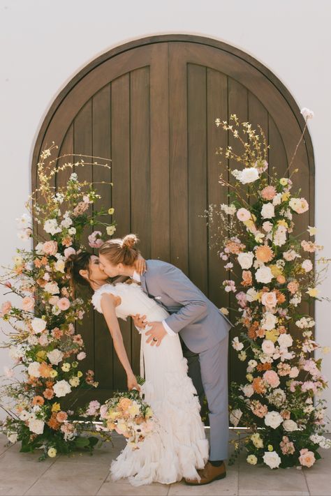 This stunning and unique wedding arch is perfect for couples looking for an alternative to the traditional wedding arch! If you're wanting a unique twist to the wedding backdrop design these wedding flowers for ceremony are perfect. Ceremony wedding flowers, wedding arch, wedding arch ideas, wedding flower arrangements, unique wedding ideas, garden wedding flowers, garden wedding decor, summer wedding flowers, wedding flower inspiration. Check Out more wedding ideas at Jaidynmichele.com Traditional Wedding Arch, Unique Wedding Arch Ideas, Flower Arrangements Unique, Unique Wedding Arch, Wedding Flower Arrangements Church, Event Flower Arrangements, Wedding Arch Ideas, Wedding Arch Backdrop, Tips For Couples