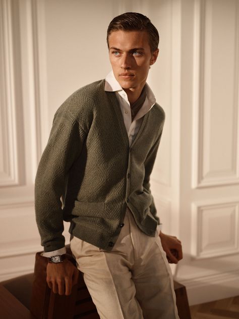 Christmas Outfit Men, Sweater Outfits Men, Money Clothes, Lucky Blue Smith, Lucky Blue, Estilo Preppy, Men Fashion Casual Outfits, Mens Style, Gentleman Style