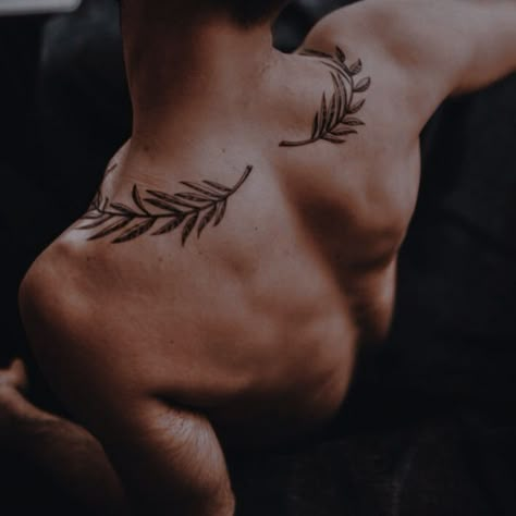 Hals Tattoo Mann, Tato Salib, Wreath Tattoo, Small Chest Tattoos, Pola Tato, Simple Tattoos For Guys, Forearm Band Tattoos, Tattoo Inspiration Men, Neck Tattoo For Guys