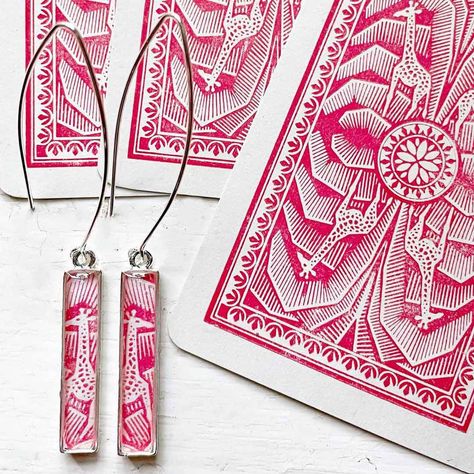 Repurposed Books, Playing Card Crafts, Red And White Pattern, Library Crafts, Boho Crafts, Recycled Earrings, Tin Jewelry, Journal Jewelry, Playing Cards Art